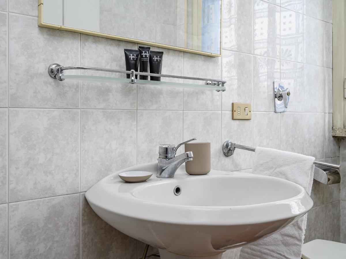 Classbnb - Appartamento A 200 Metri Dalla Metro Pagano Milan Bagian luar foto